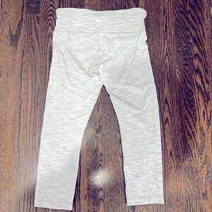 Lululemon capri leggings size 6